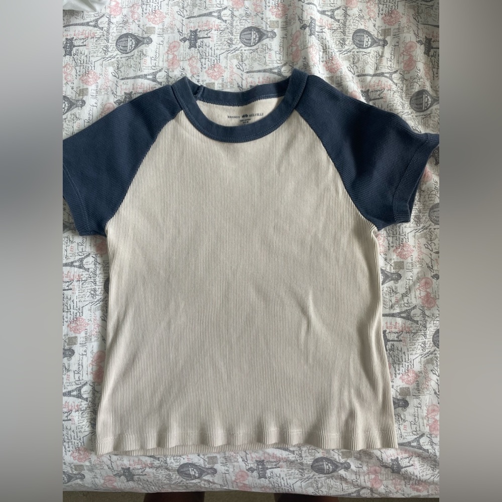 Blue ribbed baseball tee